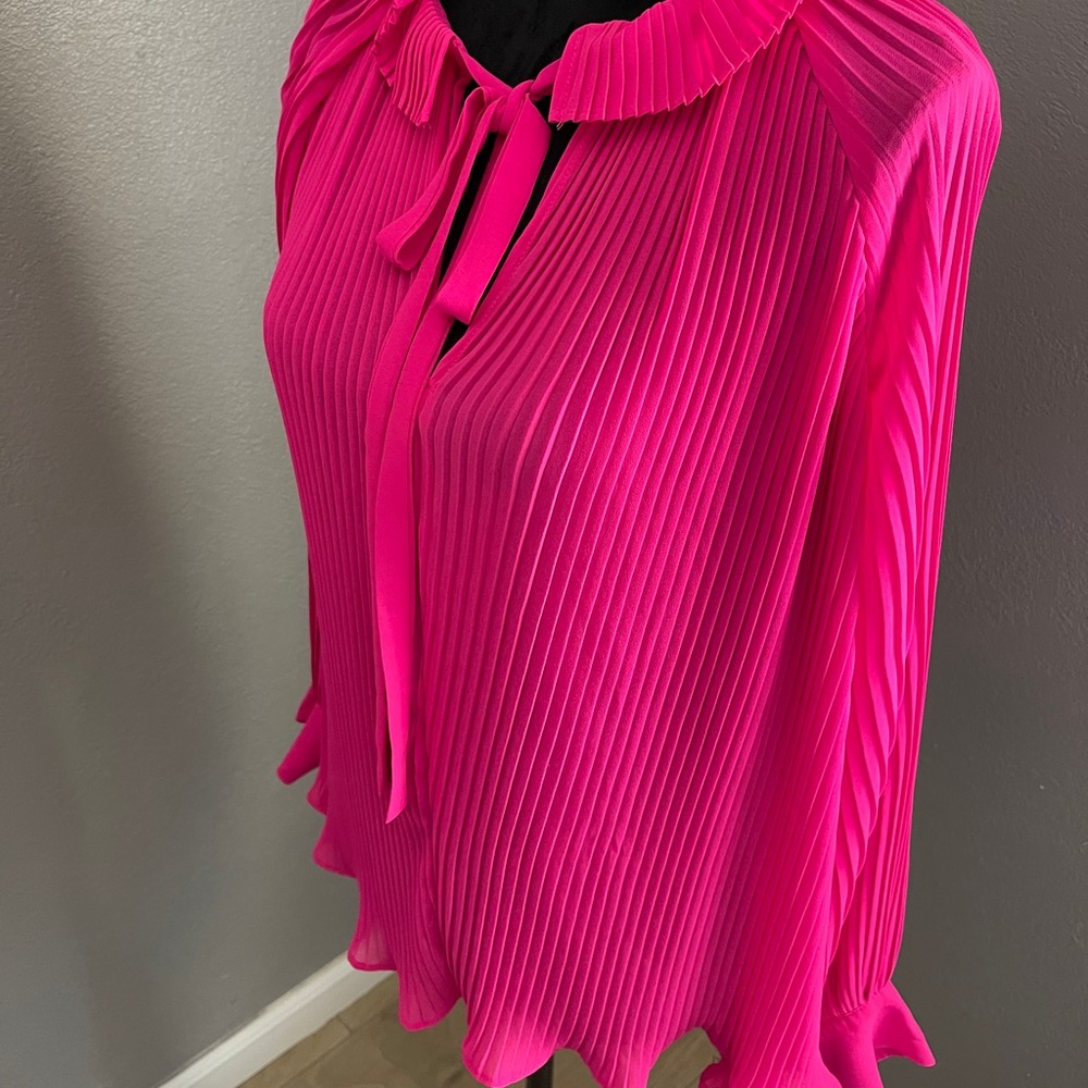 Pink blouse - Picture 2 of 4